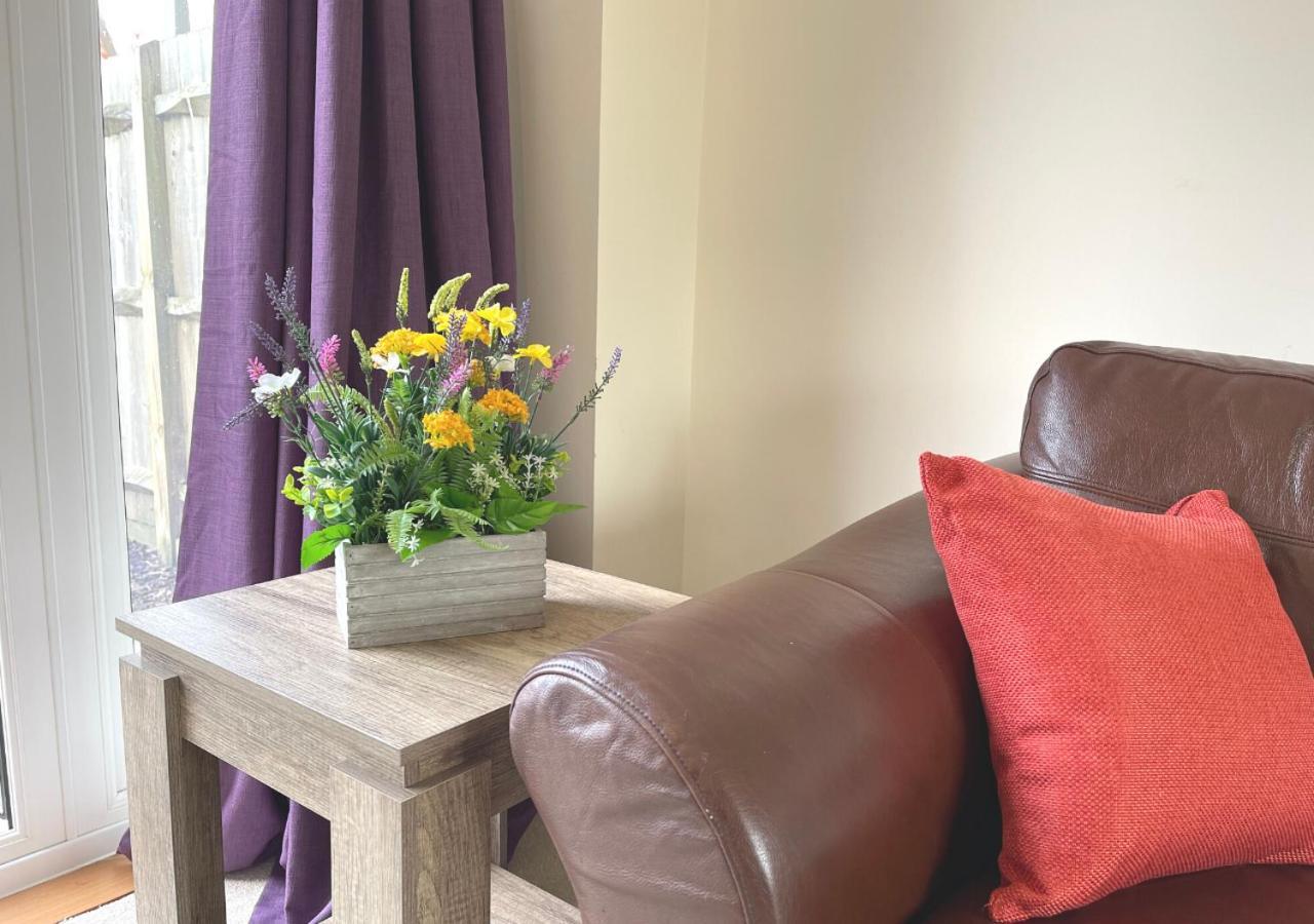 Ashford Holiday Home Sleeps 6 Free Parking Wifi Willesborough Exteriér fotografie