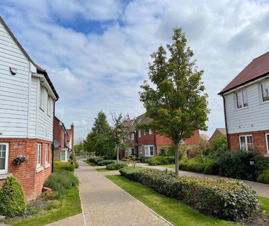 Ashford Holiday Home Sleeps 6 Free Parking Wifi Willesborough Exteriér fotografie
